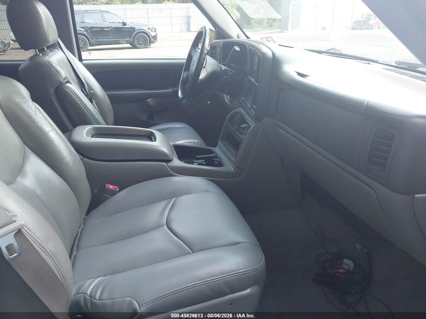 2003 CHEVROLET SUBURBAN 1500 auction photo 5