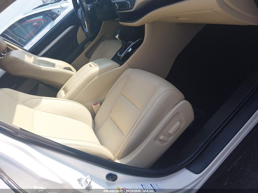 2017 TOYOTA HIGHLANDER auction photo 5