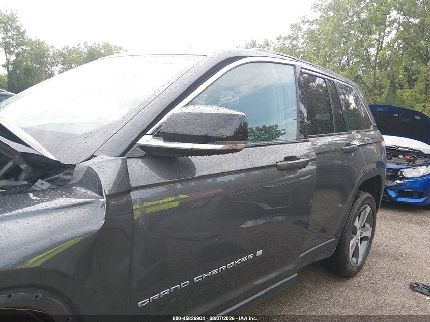 JEEP GRAND CHEROKEE - zdjęcie 14