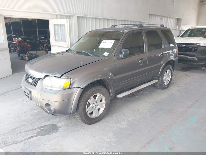 2006 Ford Escape Limited, Right Front, IAAI, VIN 1FMYU04156KC87211 — photo 2
