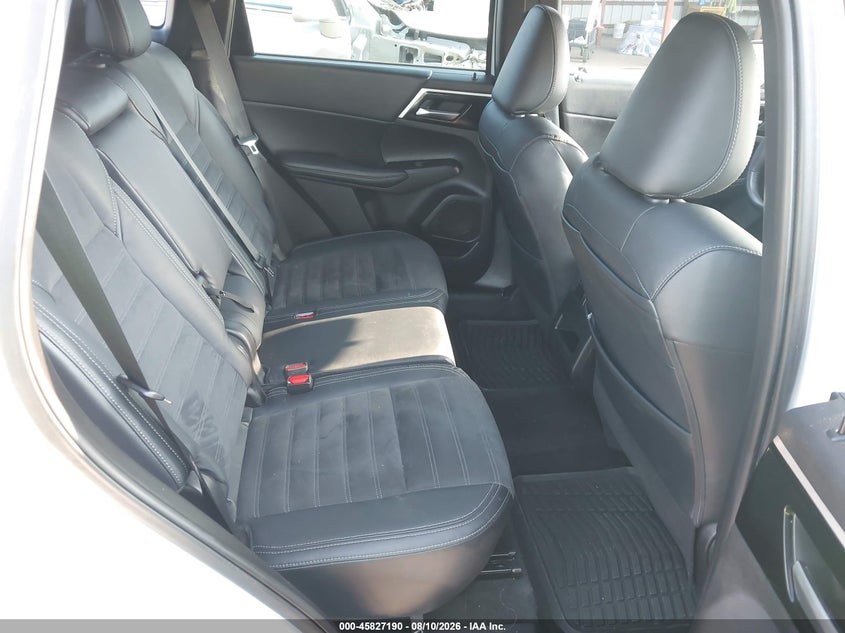 2023 MITSUBISHI OUTLANDER auction photo 8