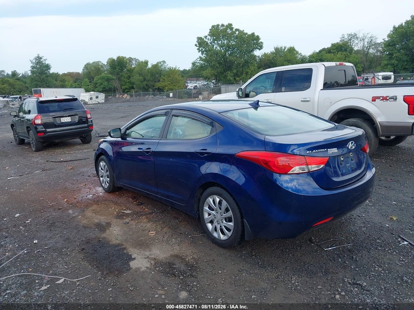 2013 HYUNDAI ELANTRA auction photo 3