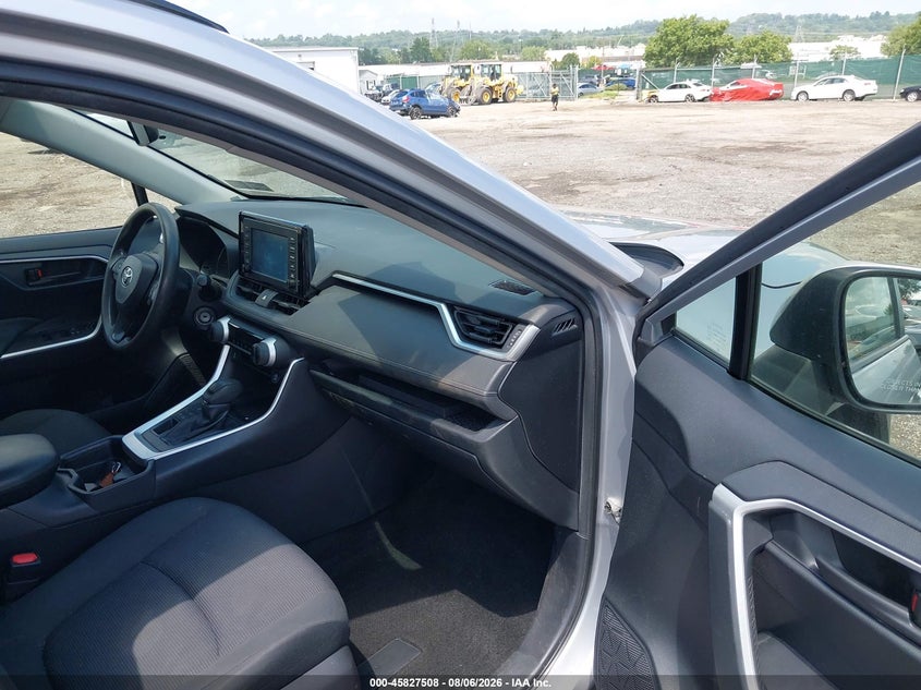 2019 TOYOTA RAV4 auction photo 5