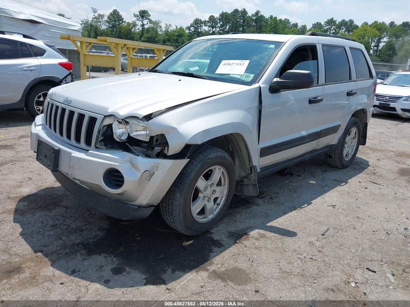 2005 Jeep Grand Cherokee Laredo, Front End, IAAI, VIN 1J4GR48K15C564600 — photo 2
