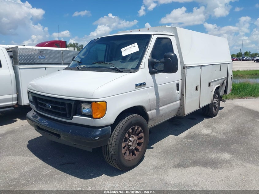 2005 Ford Econoline, Лівий зад, IAAI, VIN 1FDSE35L25HB19784 — фото 2