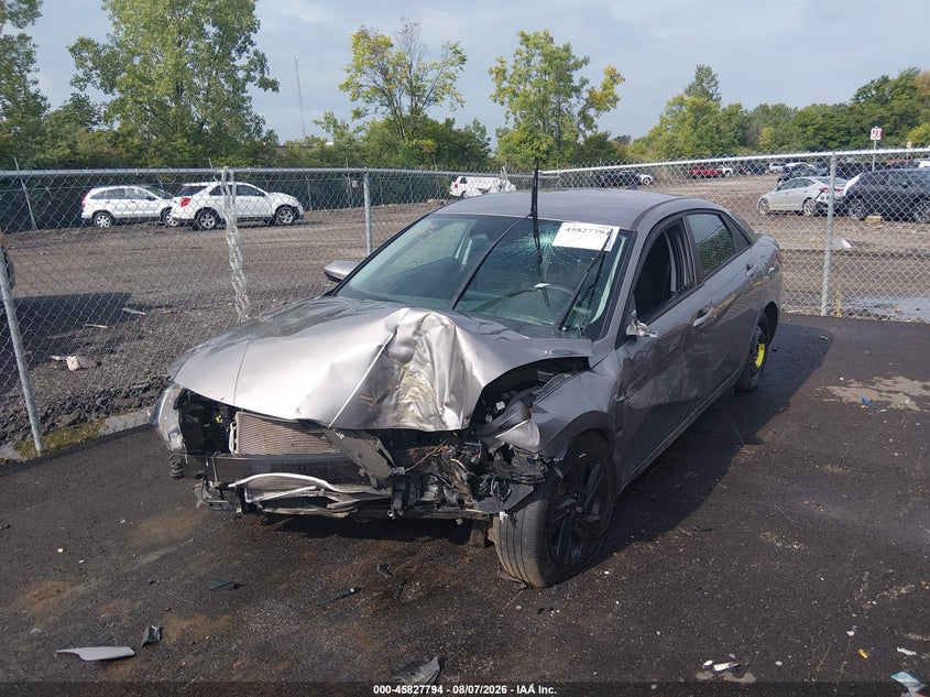 2023 HYUNDAI ELANTRA auction photo 2