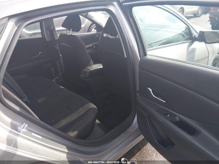 2023 HYUNDAI ELANTRA auction photo 8