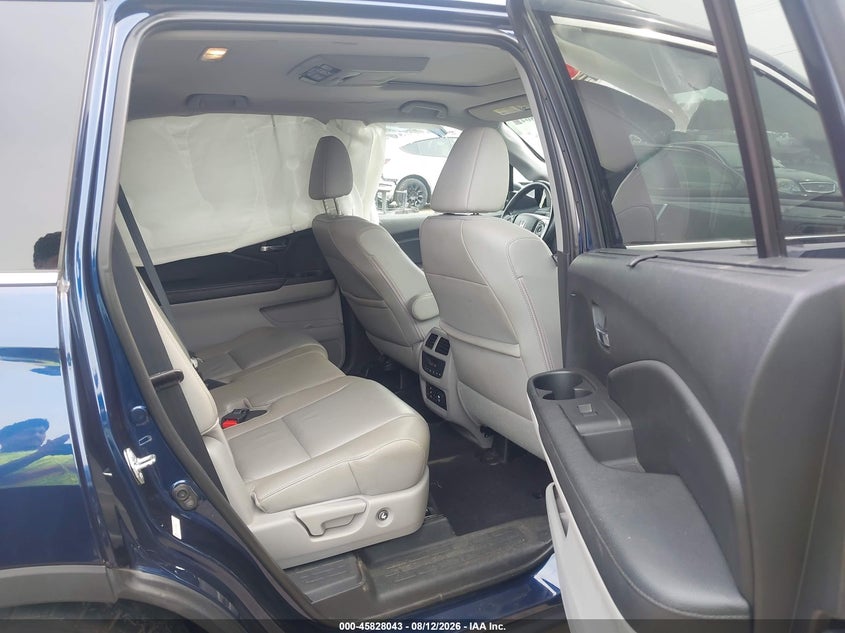 2016 HONDA PILOT auction photo 8