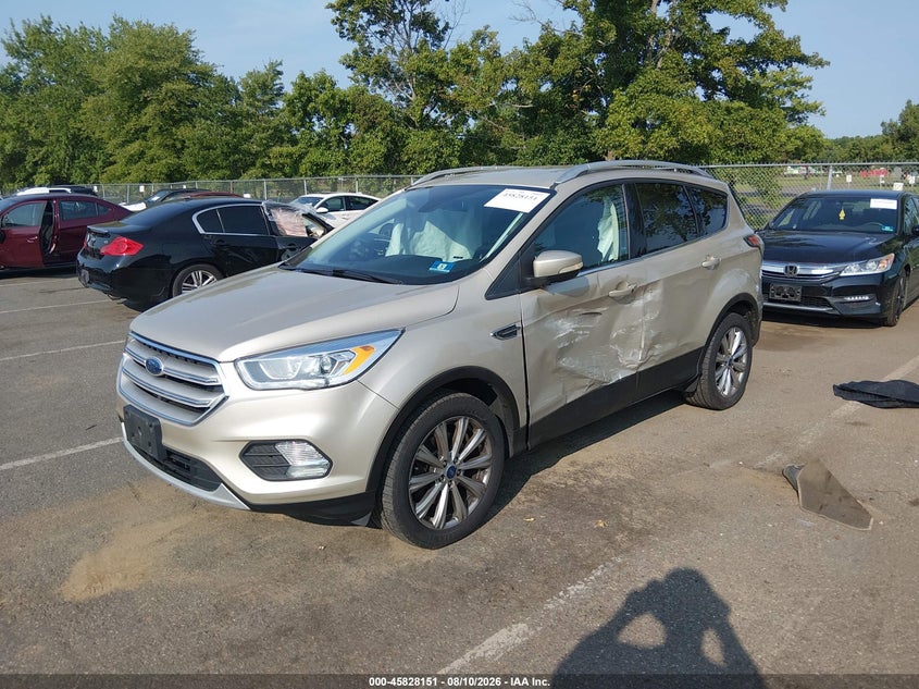 Vin: 1fmcu9jd9hua78252, lot: 46327053, ford escape titanium 20172
