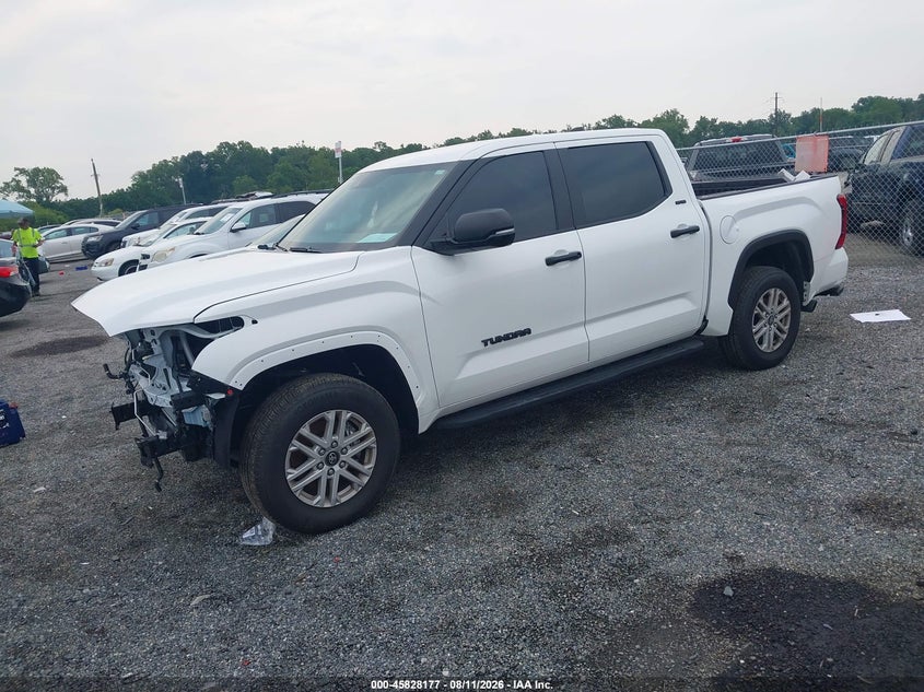 TOYOTA TUNDRA - zdjęcie 2
