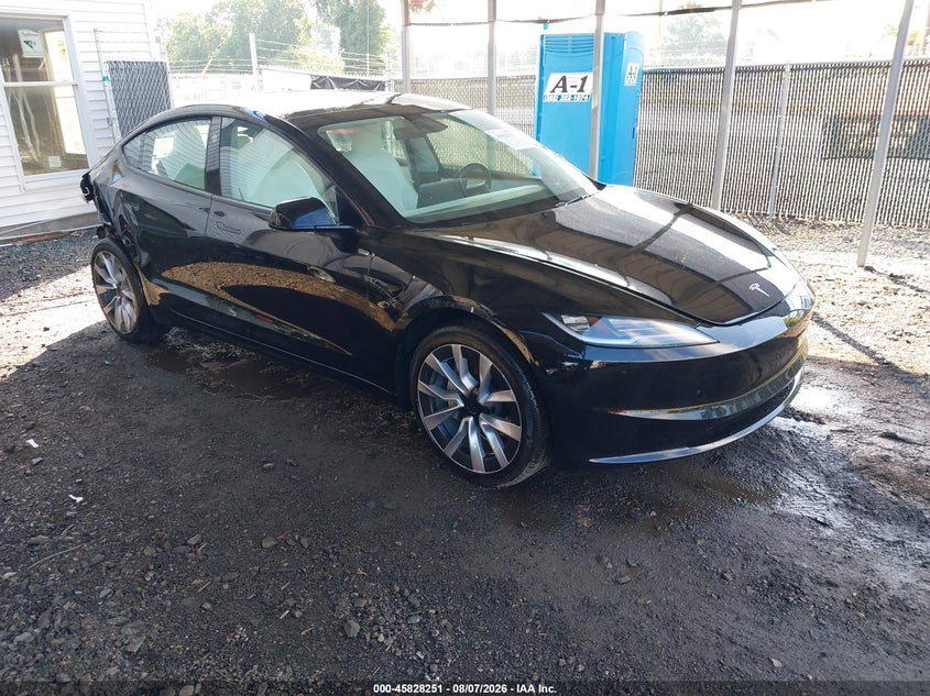 TESLA MODEL 3 - zdjęcie 1