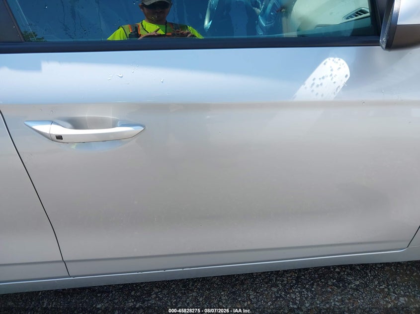 HYUNDAI IONIQ HYBRID 2019 VIN KMHC65LC2KU106889