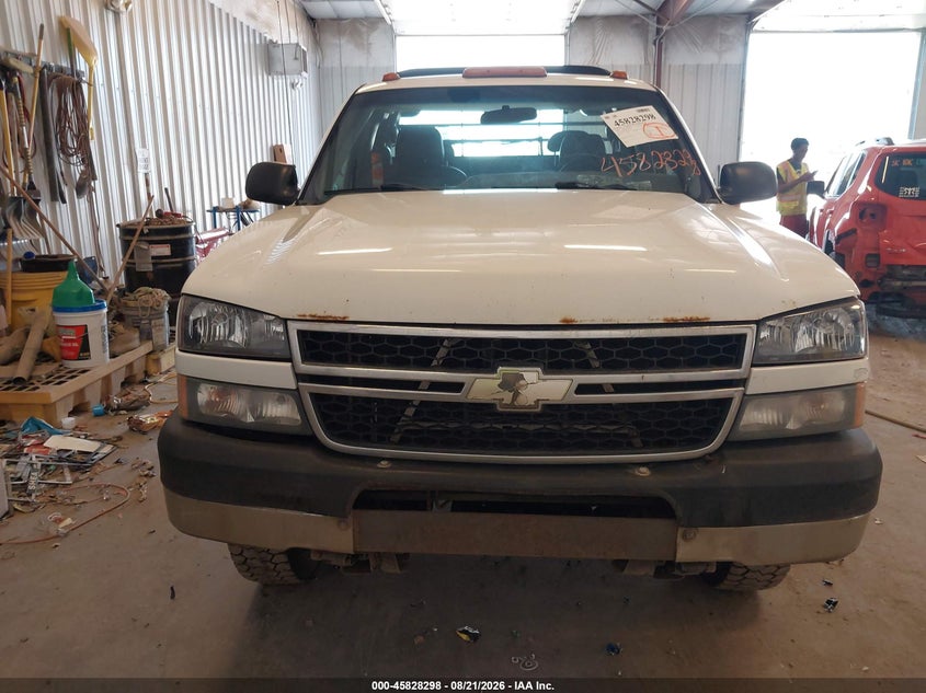2006 CHEVROLET SILVERADO 3500 WORK TRUCK · Фото 12