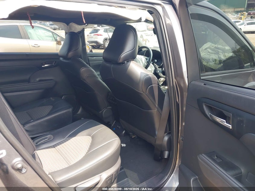 2021 TOYOTA HIGHLANDER auction photo 8