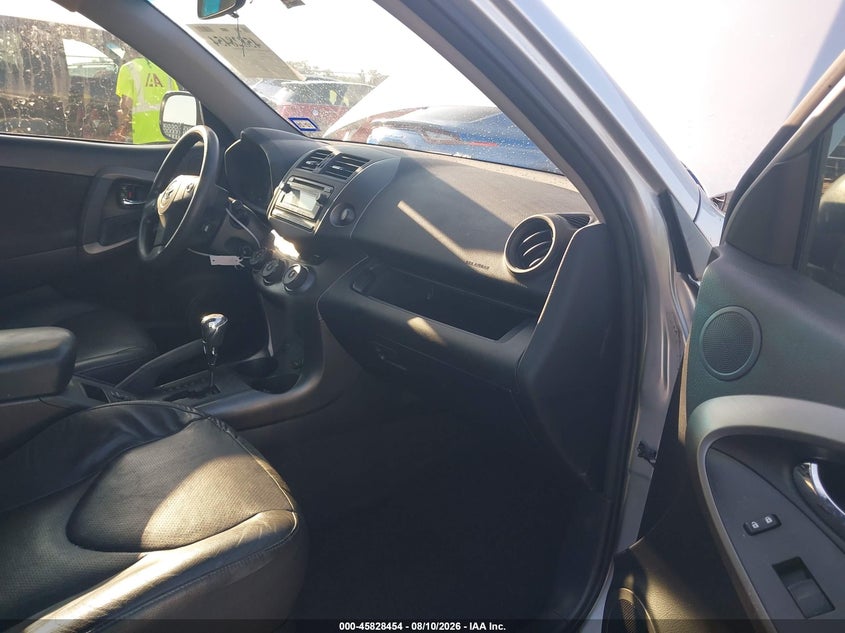 2012 TOYOTA RAV4 auction photo 5