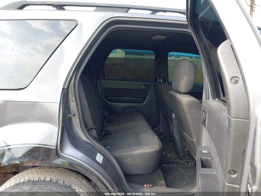 2011 FORD ESCAPE auction photo 8