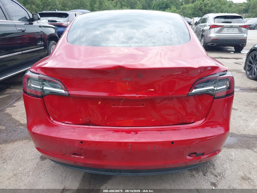 TESLA MODEL 3 - zdjęcie 6