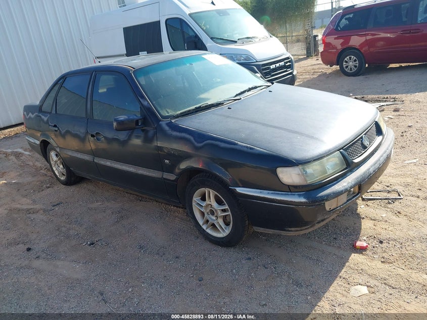 1997 VOLKSWAGEN PASSAT auction photo 1
