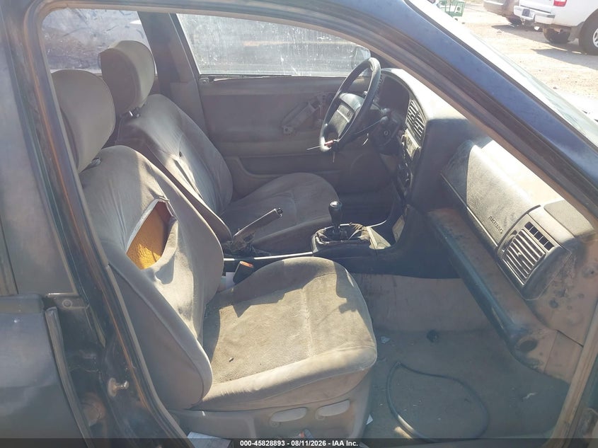1997 VOLKSWAGEN PASSAT auction photo 5