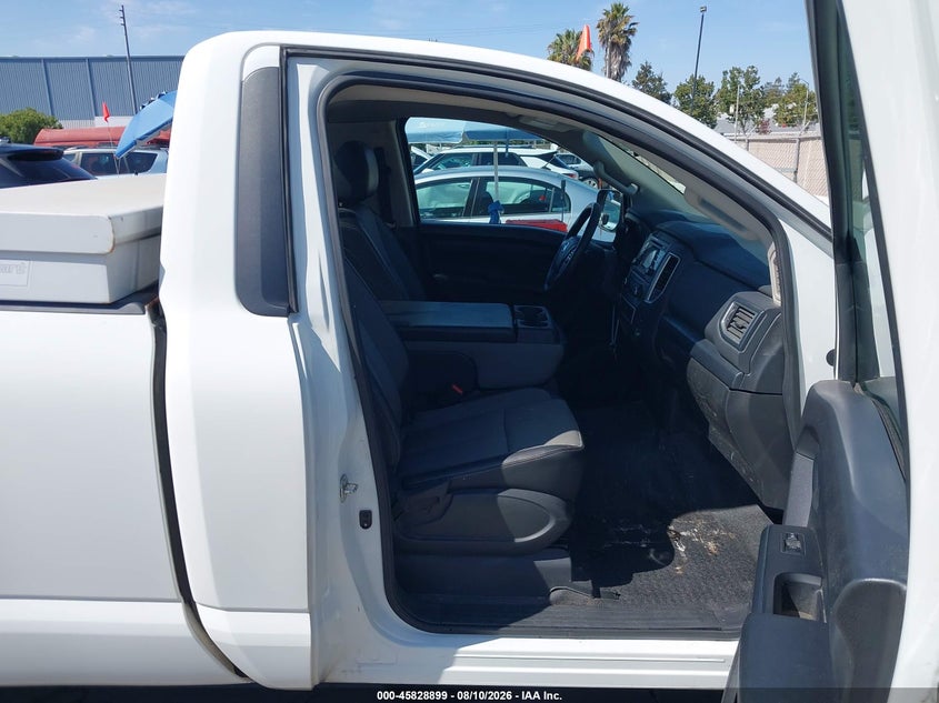 2017 NISSAN TITAN auction photo 5