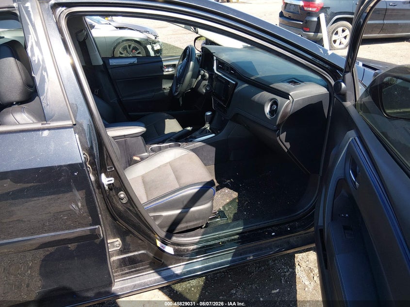 2017 TOYOTA COROLLA auction photo 5