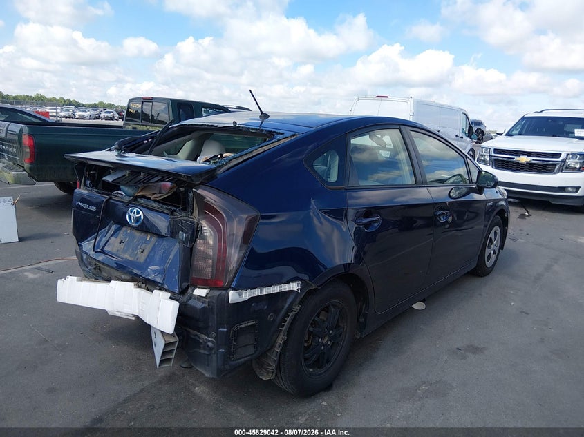 2015 TOYOTA PRIUS auction photo 4