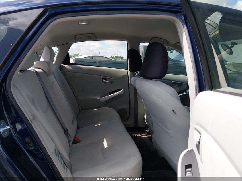 2015 TOYOTA PRIUS auction photo 8