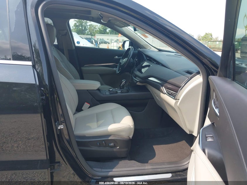 2019 CADILLAC XT4 auction photo 5