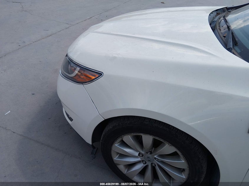 2013 LINCOLN MKS auction photo 6