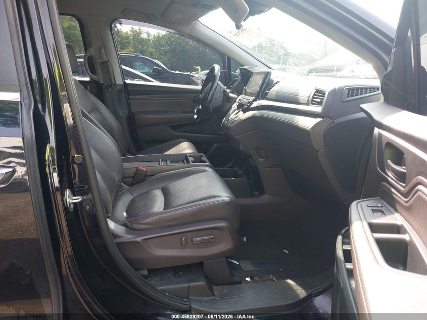 HONDA ODYSSEY 2018 VIN 5FNRL6H86JB032109