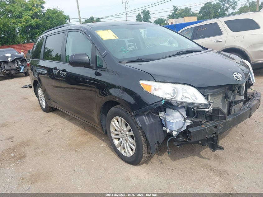 Vin: 5tdyz3dc8hs811956, lot: 46328137, toyota sienna xle premium 8 passenger 2017 img_1