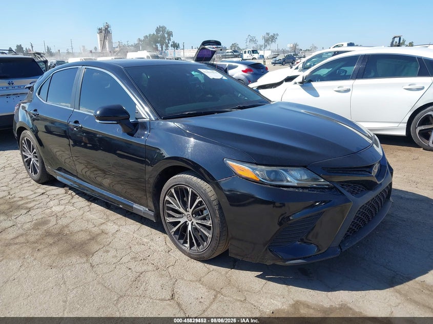 Vin: 4t1j31ak8lu542988, lot: 46328353, toyota camry se hybrid 2020 img_1