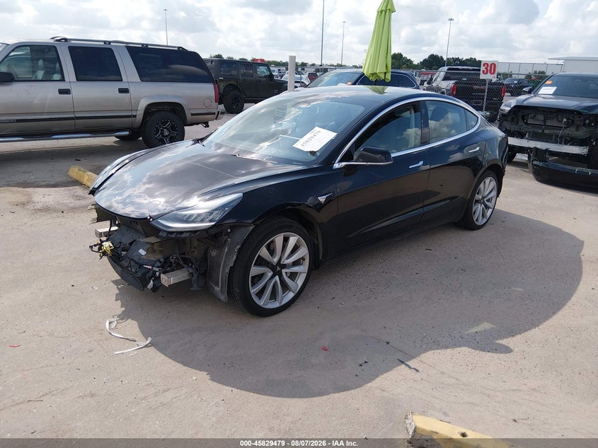TESLA MODEL 3 - zdjęcie 2