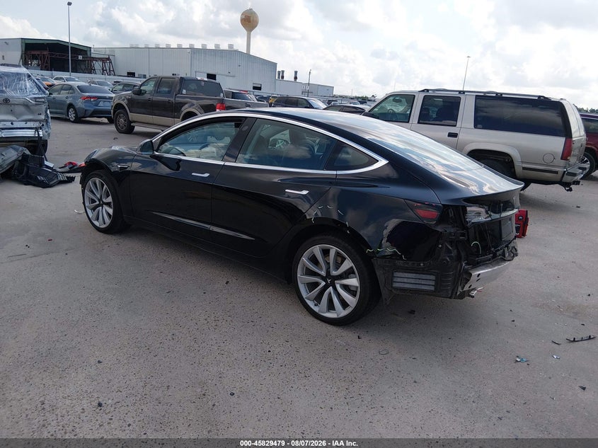 TESLA MODEL 3 - zdjęcie 3