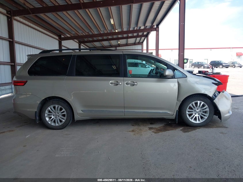 TOYOTA SIENNA - zdjęcie 14