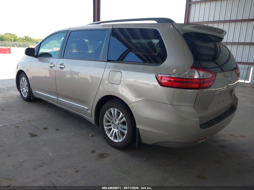 TOYOTA SIENNA - zdjęcie 3