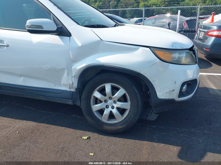 2011 KIA SORENTO auction photo 6