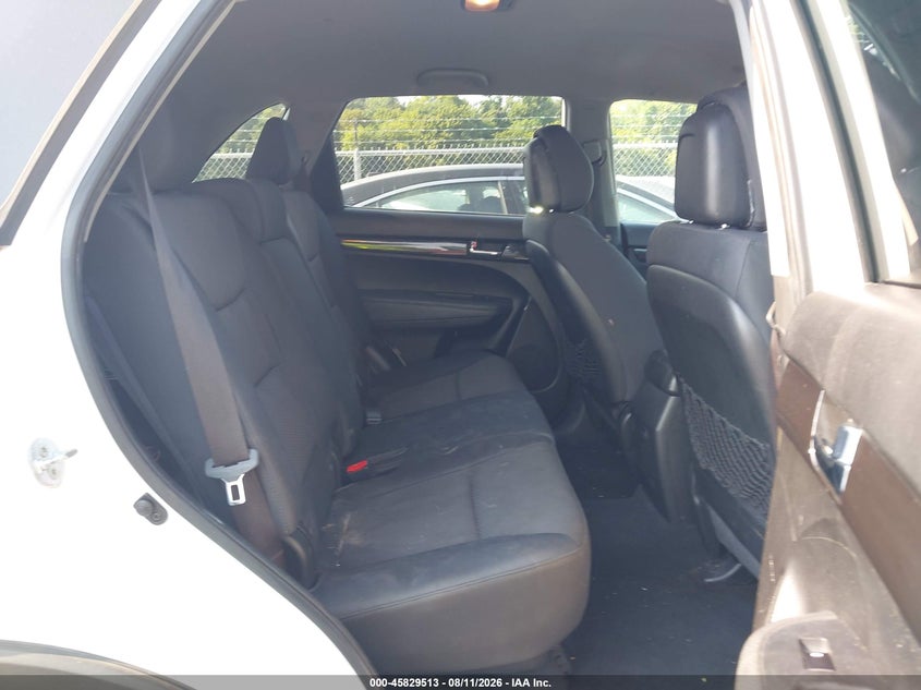2011 KIA SORENTO auction photo 8