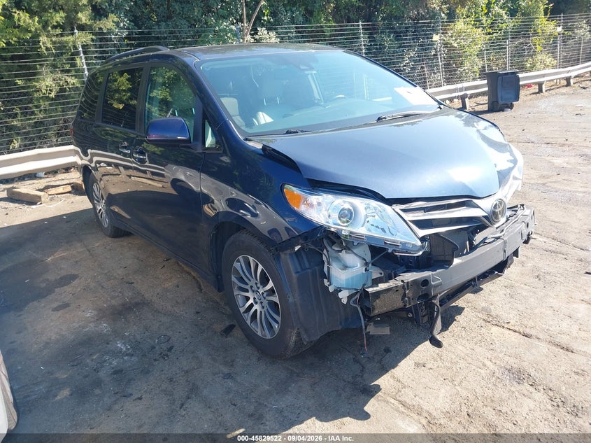 TOYOTA SIENNA - zdjęcie 1