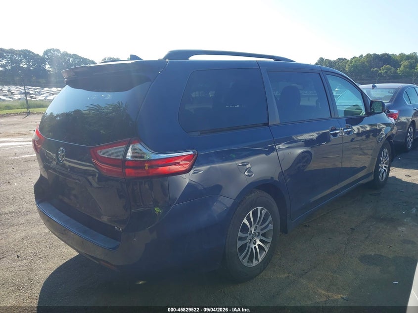 TOYOTA SIENNA - zdjęcie 14