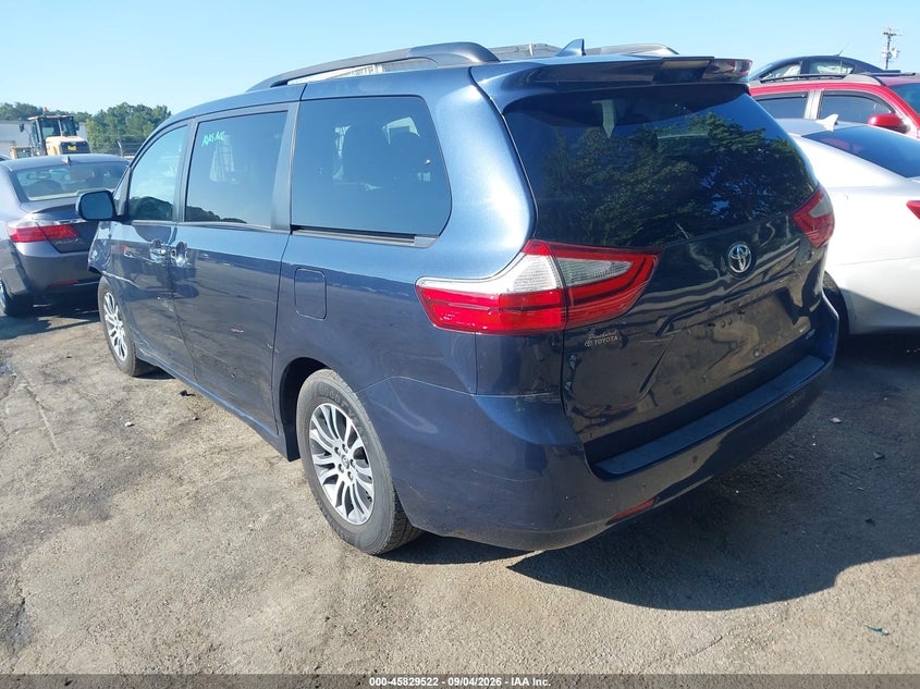 TOYOTA SIENNA - zdjęcie 3
