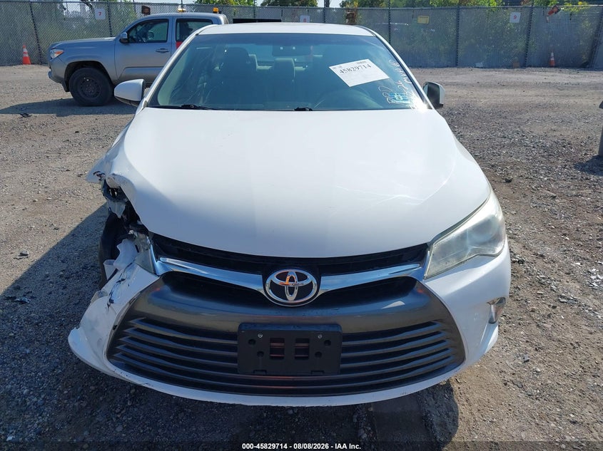 TOYOTA CAMRY - zdjęcie 12