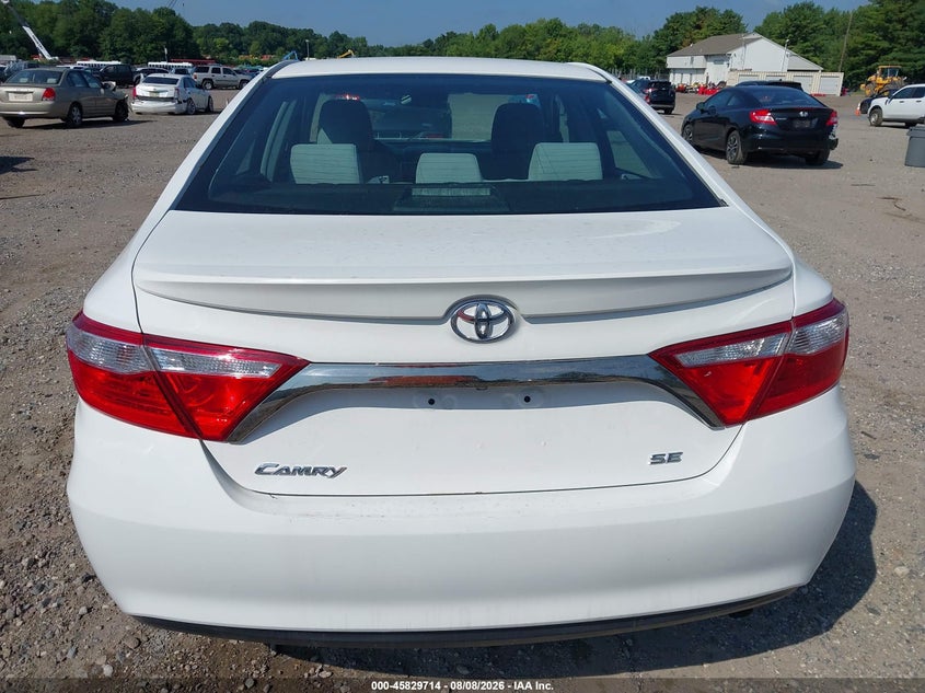 TOYOTA CAMRY - zdjęcie 16