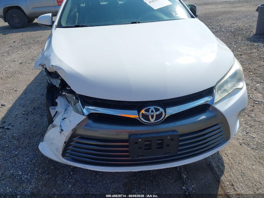 TOYOTA CAMRY - zdjęcie 18