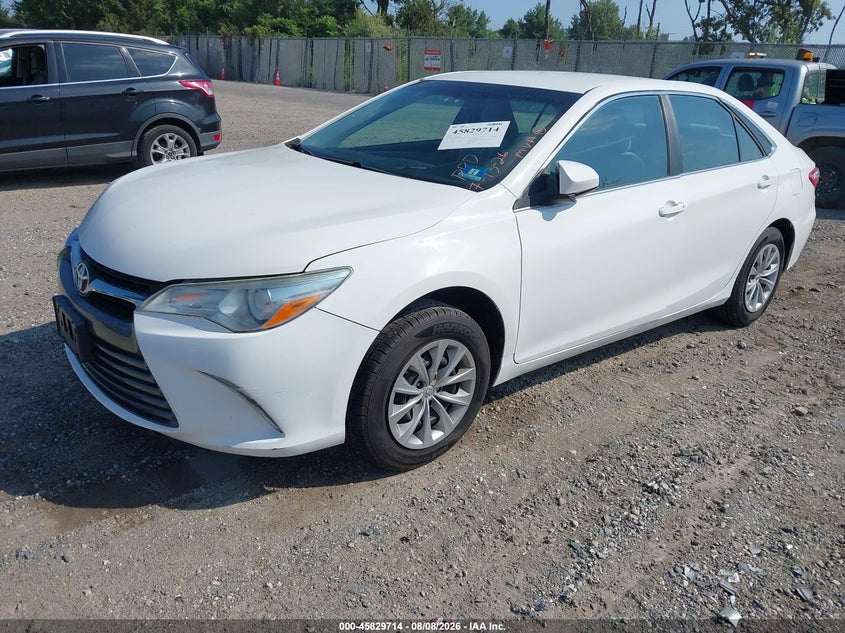 TOYOTA CAMRY - zdjęcie 2
