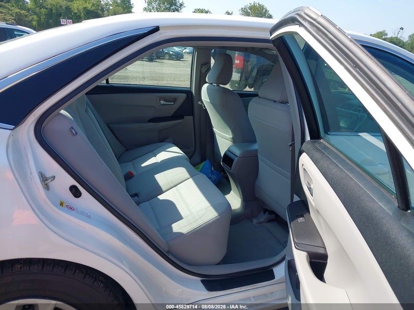 TOYOTA CAMRY - zdjęcie 8