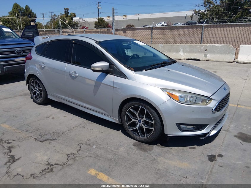 Vin: 1fadp3k25fl358365, lot: 46328621, ford focus se 2015 img_1