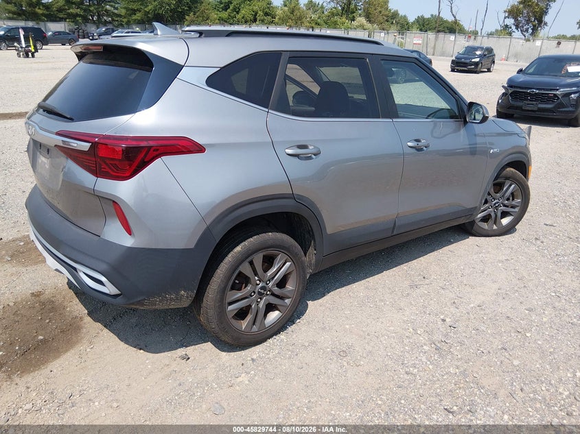 2023 KIA SELTOS auction photo 4