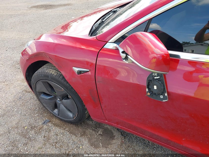 TESLA MODEL 3 - zdjęcie 20