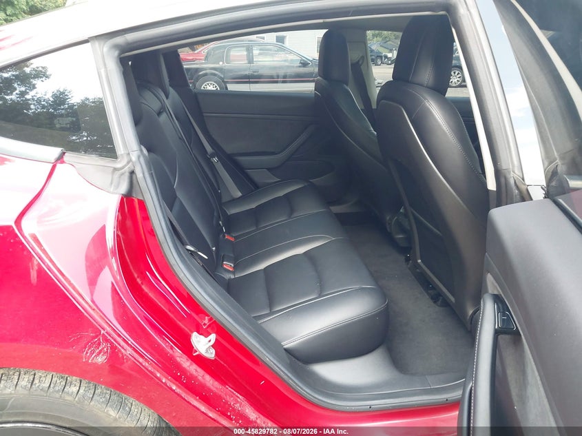 TESLA MODEL 3 - zdjęcie 8